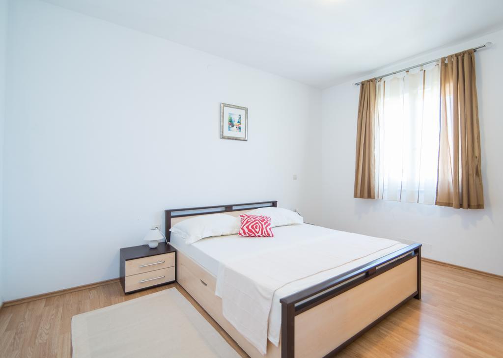 Apartments Grlica Sutivan Exterior photo
